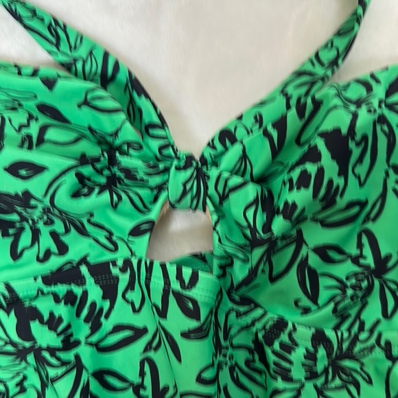 Isabel Maternity by Ingrid & Isabel Green Floral One Piece Swimsuit - Picture 4 of 10